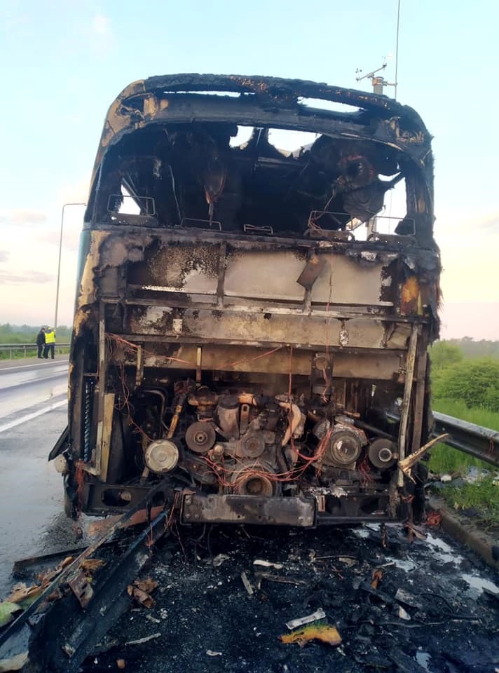 Под Львовом сгорел рейсовый автобус. Фото: ГСЧС